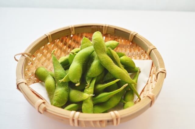 枝豆を犬が食べるメリット・デメリット：さやと与える量には要注意なワケ